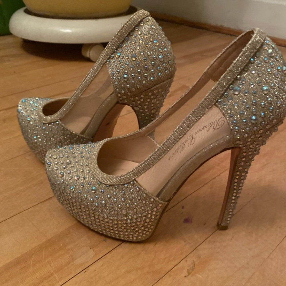De Blossom Collection Glittering Gold Heels with Silver Accents